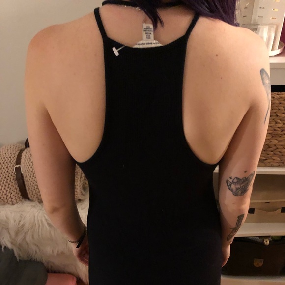 Super basic ribbed black dress with front slit - Picture 2 of 3